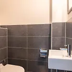 Beautiful Duplex For 6 On A Top-notch Location With Free Parking *