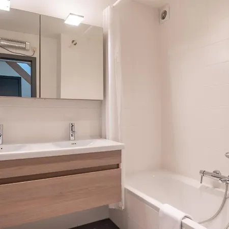 Apartment Beautiful Duplex For 6 On A Top-notch Location With Free Parking *