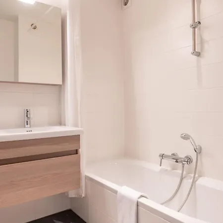 Apartment Beautiful Duplex For 6 On A Top-notch Location With Free Parking *