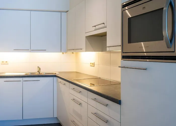 Beautiful Duplex For 6 On A Top-notch Location With Free Parking 公寓 *