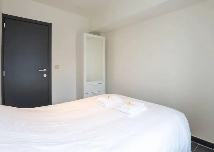 公寓 Beautiful Duplex For 6 On A Top-notch Location With Free Parking *