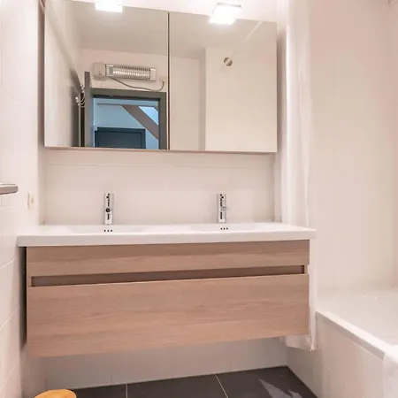 Beautiful Duplex For 6 On A Top-notch Location With Free Parking Остенде
